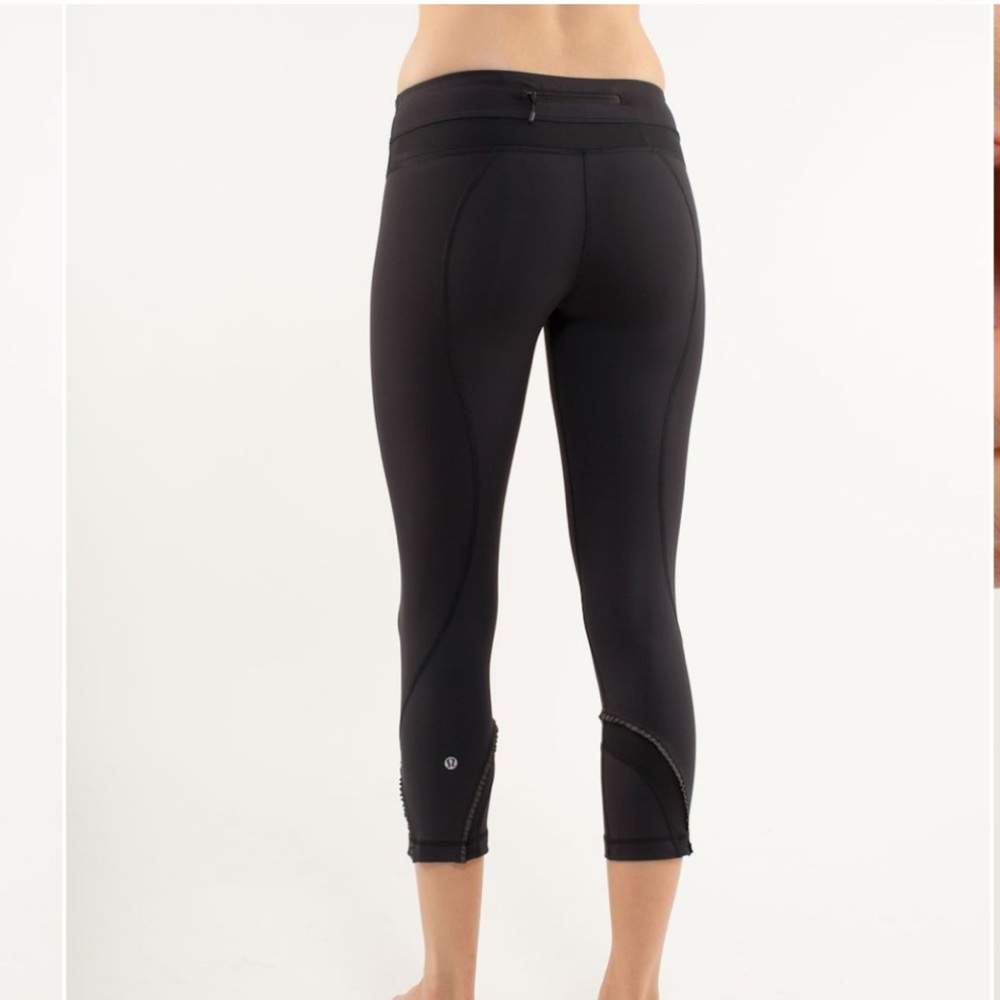 Lululemon Run: Inspire Crop *Ruffle Black Cropped Leggings Pant size 4